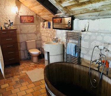 Allonnes Bed & Breakfast | Château de la Thibaudière - Chambre des oiseaux
