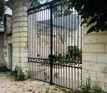 Allonnes Bed & Breakfast | Château de la Thibaudière - Chambre de la Reine