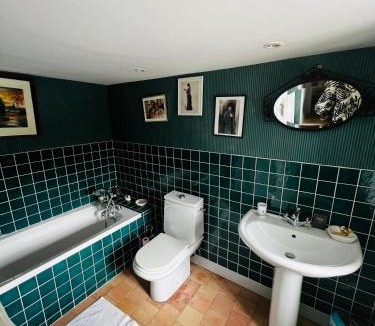 Allonnes Bed & Breakfast | Château de la Thibaudière Bois Savary - Chambre familiale du Roi