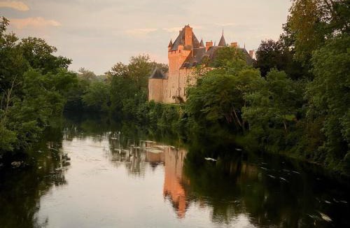 Rivarennes Bed & Breakfast | Château de La Tour en Brenne