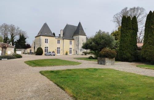 Saint-Porchaire House | Château de La Vallade