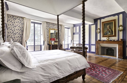 Mordelles Bed & Breakfast | Château de la Villedubois