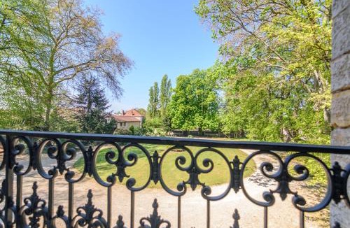 Saint-Marcel House | Château de la villeneuve