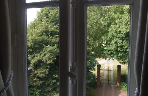 Mery-Corbon Bed & Breakfast | Château de Launay