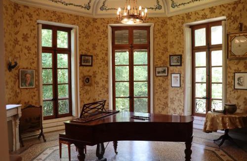 Calvisson Villa | Château de Livière