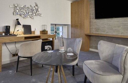 Varilhes Hotel | Château de Longpré