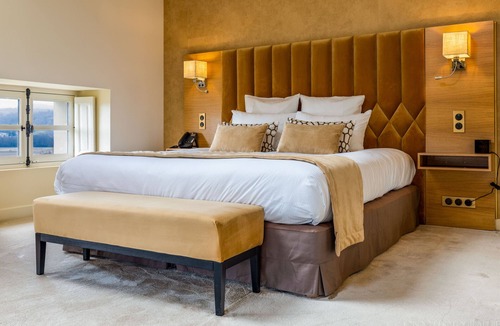 Varilhes Hotel | Château de Longpré