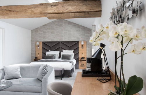 Varilhes Hotel | Château de Longpré