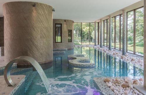 Uchaux Hotel | Château De Massillan