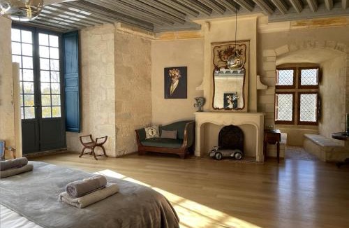 Saincaize-Meauce House | Château de Meauce, Chambre Isabeau de Sully