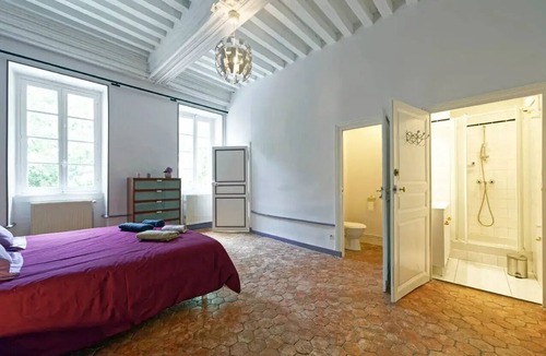 Saint-Forgeot Bed & Breakfast | Château de Millery, Manius room