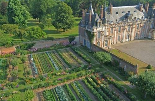 Tourville-sur-Arques Bed & Breakfast | Château de Miromesnil