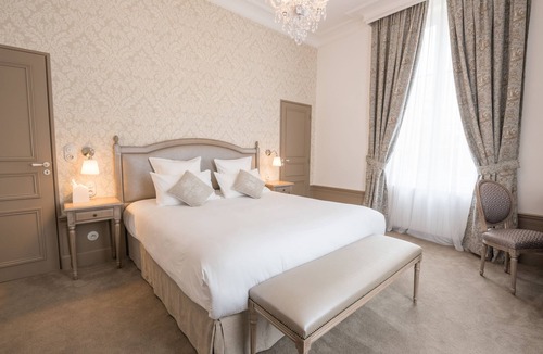 Montaulin House | Château de Montabert