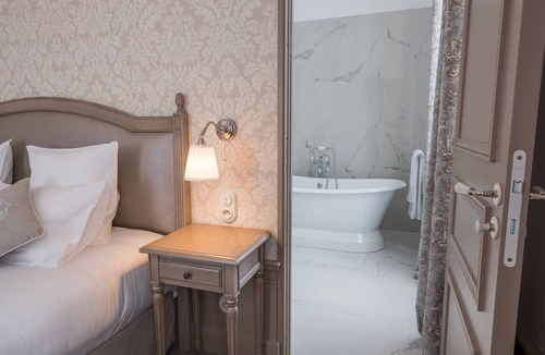 Montaulin House | Château de Montabert