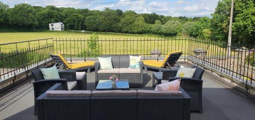 Canisy House | Château de Montmireil