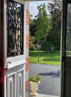 Canisy Bed & Breakfast | Château de Montmireil