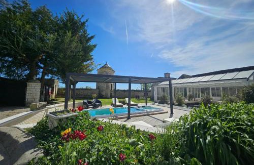 Avon-les-Roches Bed & Breakfast | Château de Naie