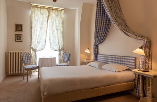 Vouille Hotel | Château de Périgny, The Originals Relais