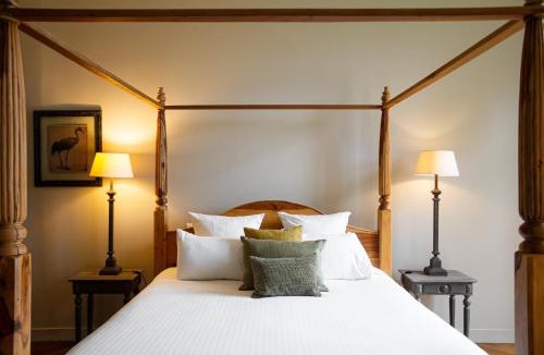 Nazelles-Negron Hotel | Château de Perreux, The Originals Collection