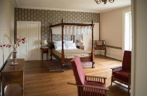 Dange-Saint-Romain Bed & Breakfast | Château de Piolant