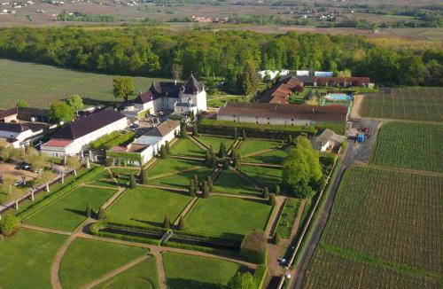Saint-Jean-d'Ardieres Hotel | Château de Pizay