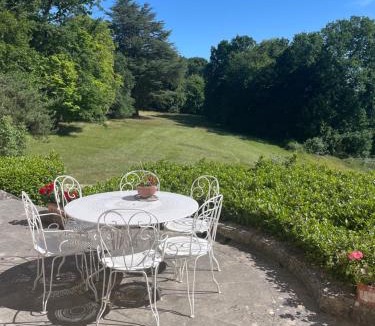 Nogent-sur-Vernisson Bed & Breakfast | Château de Praslins