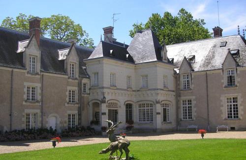 Cere-la-Ronde Hotel | Château De Razay