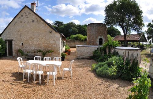 Neuille House | Château de Salvert - 4 Gîtes - 32 personnes