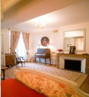 Valframbert Bed & Breakfast | Château de Sarceaux