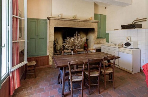 Aimargues Apartment | Château de Teillan - Pigeonnier