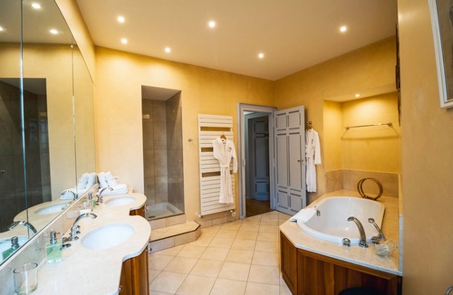 Thorens-Glieres Hotel | Château de Thorens