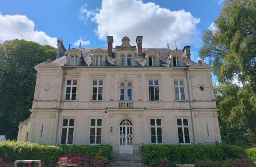 Montrichard Bed & Breakfast | Château de Vallagon