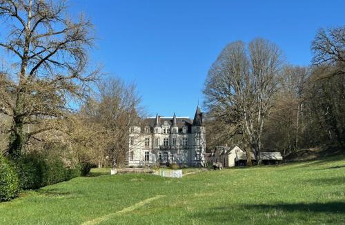 Montrichard Bed & Breakfast | Château de Vallagon