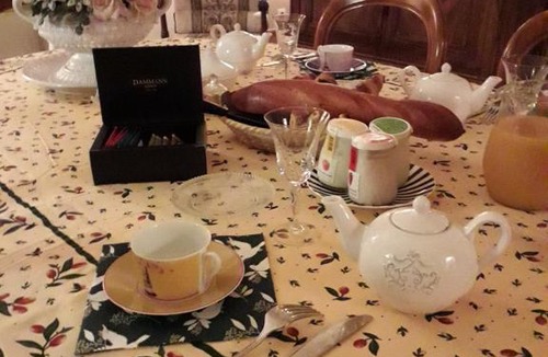 Saint-Julien-de-l'Escap Bed & Breakfast | Château de varaize