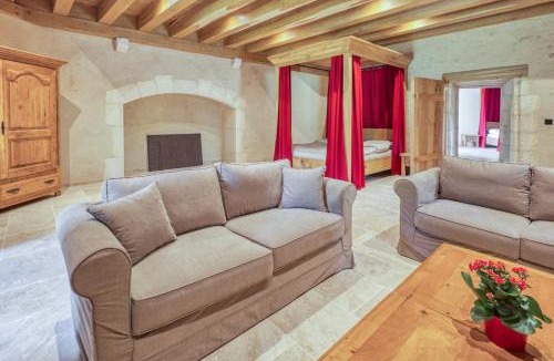 Vielmanay House | Château de Vieux Moulin