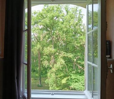 Vatan Bed & Breakfast | Château de Villechauvon