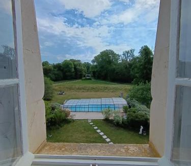 Vatan Bed & Breakfast | Château de Villechauvon