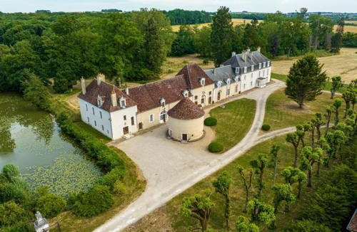 Villefargeau House | Château de Villefargeau