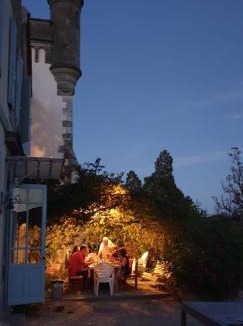 Montolieu Bed & Breakfast | Château de Villeneuve - Montolieu
