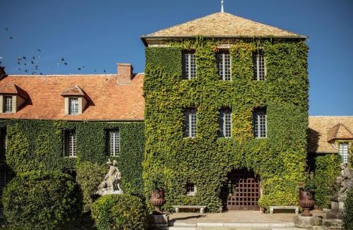 Villiers-le-Mahieu Hotel | Château De Villiers-Le-Mahieu