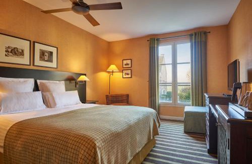 Villiers-le-Mahieu Hotel | Château De Villiers-Le-Mahieu