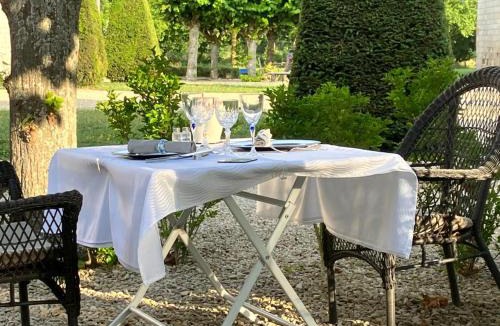 Vitry-la-Ville Bed & Breakfast | Château de Vitry-la-Ville