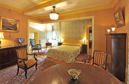 Vollore-Ville Bed & Breakfast | Château de Vollore