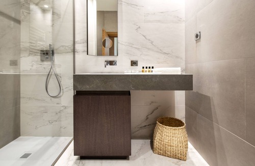 Vireux-Wallerand Hotel | Château de Wallerand