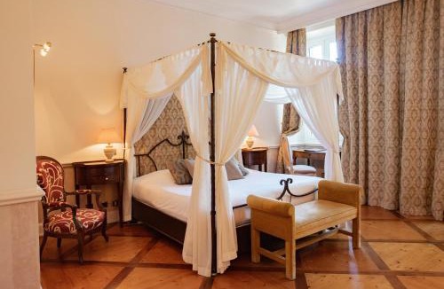 Challes-les-Eaux Hotel | Château des Comtes de Challes