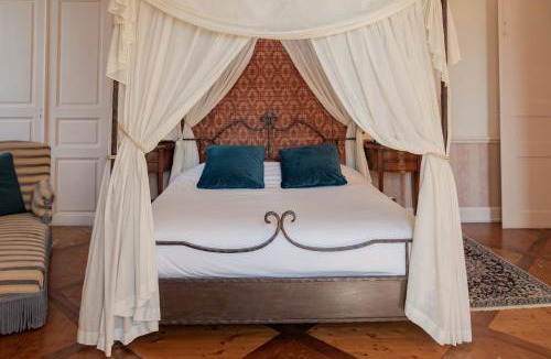 Challes-les-Eaux Hotel | Château des Comtes de Challes