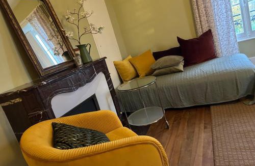 Bayet Bed & Breakfast | Château des Edelins