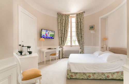 Courcelles-de-Touraine Hotel | Château des Sept Tours