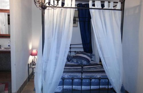 Saint-Remy-de-Chargnat Bed & Breakfast | Château des Aiguilles