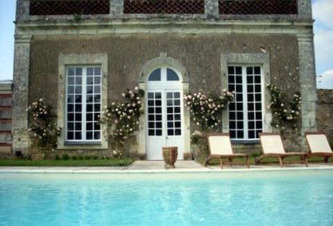 Daon Bed & Breakfast | Château des Lutz